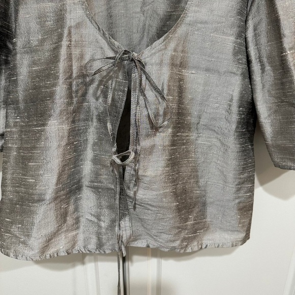 Maison Cleo Silver Silk Blouse Size S/M/L - Picture 9 of 13